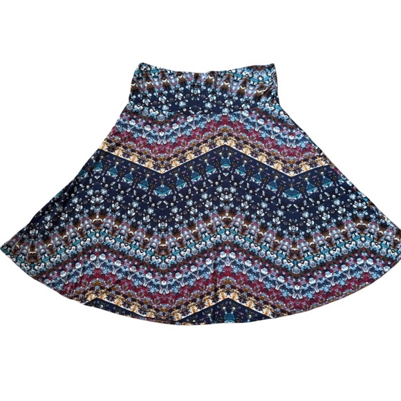 Boho Floral Midi Skirt. Size Small with an Elastic Waist. Excellent Condition! - Picture 5 of 8